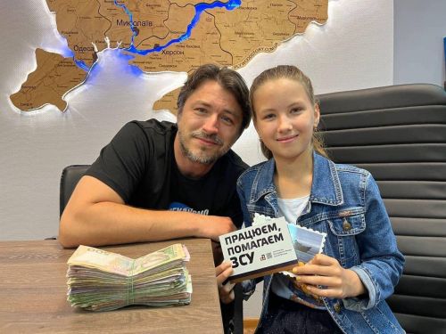 
10-річна чемпіонка світу з шашок передала 21 тис грн волонтеру з Тернопільщини на потреби ЗСУ (відео)