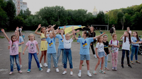 
У Тернополі дітлахи разом з батьками організувати ярмарок для збору коштів на ЗСУ