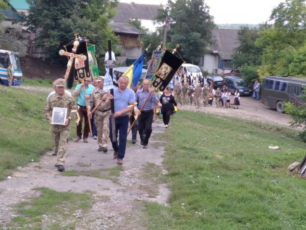 
На Кременеччині поховали 37-річного воїна, який отримав смертельні поранення на фронті (фото)