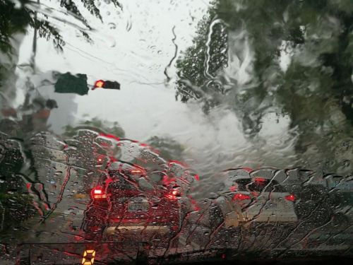 
Дощі з грозами пройдуться Тернопіллям: оголосили штормове попередження