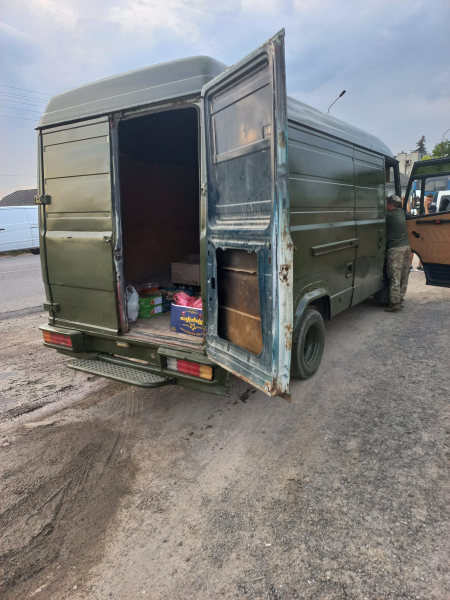 
Автомобіль для воїнів ЗСУ придбали жителі села Мишковичі на Тернопільщині (ФОТО)
