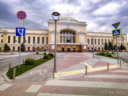 
У Тернополі перевіряють залізничний вокзал і «Універмаг»: повідомляють про можливе замінування