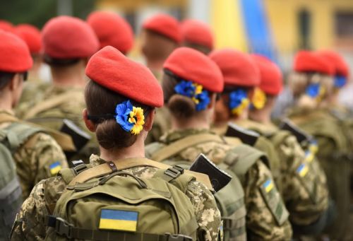 
Обов'язкового військового обліку жінок в Україні не буде