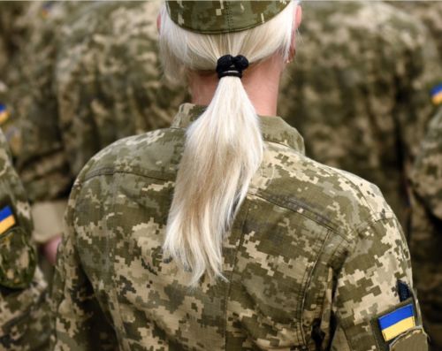 
Міноборони спростувало черговий фейк про військовий облік жінок