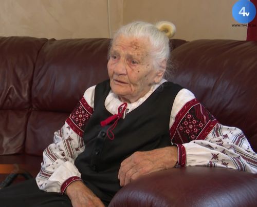 
Жива легенда: довгожителька з Тернопільщини відсвяткувала 100-річчя (відео)