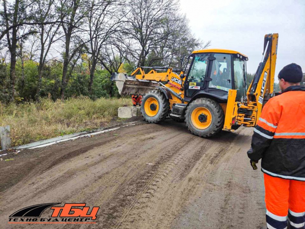
Тернопільська компанія відновлює зруйновані дороги на Харківщині (фото)