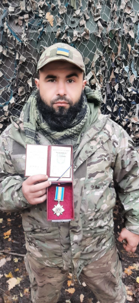 Військовослужбовця з Тернопільщини Романа Довгалюка відзначили високими державними нагородами (ФОТО)
Військовослужбовця з Тернопільщини Романа Довгалюка відзначили високими державними нагородами (ФОТО)