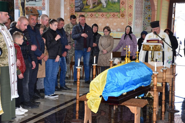 
Помер від серцевого нападу на фронті: на Тернопільщині поховали 50-річного захисника (фото)