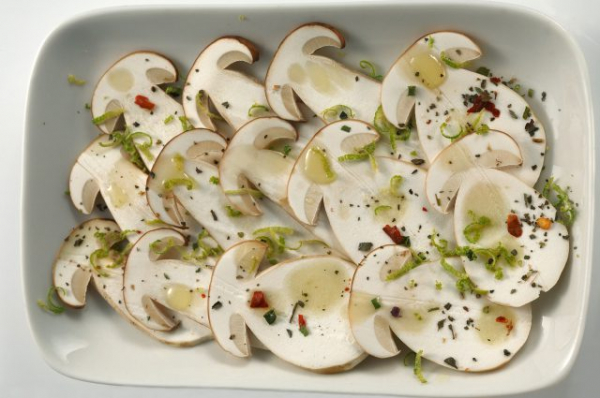 Карпаччо з білих грибів: рецепт сезонного делікатесу