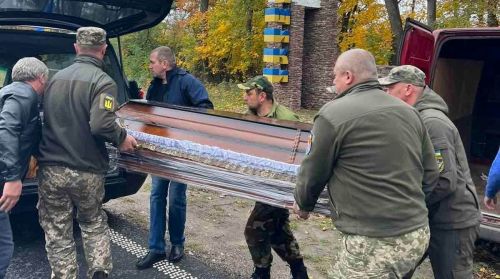 
Зустріли загиблого військового Андрія Меленичука у Заліщиках (фото)