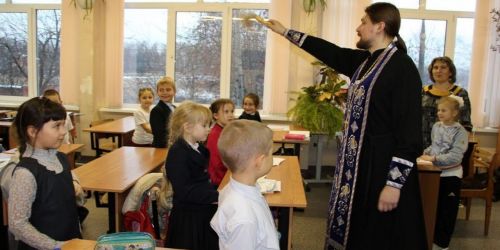 
У школах Тернопільщини планують викладати християнську етику та основи сім’ї