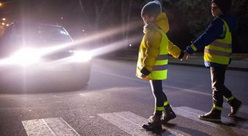 
Носіть одяг зі світловідбивними елементами: у Тернополі мер радить жителям бути обережними на дорозі