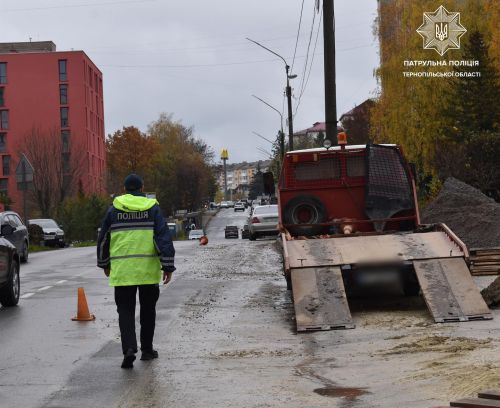 
Патрульні здійснюють перевірку вулично-шляхової мережі на Тернопільщині (фото)