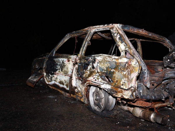
Внаслідок ракетного удару по АЗС у Дніпрі в авто живцем згоріла вагітна жінка (фото)