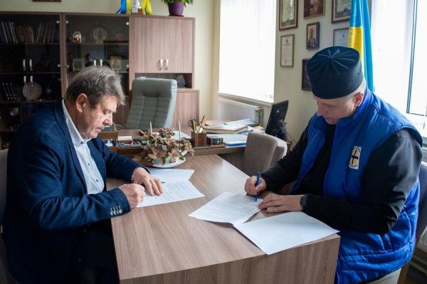 
Продуктові та гігієнічні набори отримали 68 родин переселенців у Байковецькій громаді (фото)