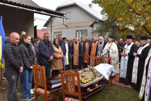 
Помер від серцевого нападу на фронті: на Тернопільщині поховали 50-річного захисника (фото)