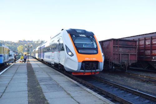 
Сьогодні відбувся перший рейс потяга "Чернівці-Львів", який нещодавно пустили через  Тернопіль