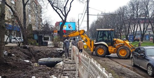 
У Тернополі комунальники завершують роботи по облаштуванню колектора у центрі міста