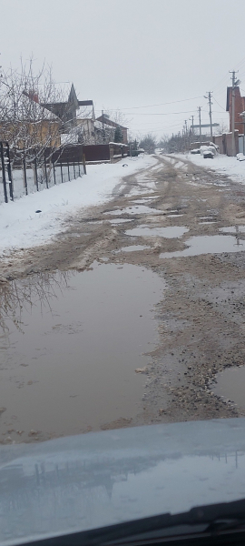 
Жителі Гусятина скаржаться на бардак і болото з листям на вулицях міста (ФОТО)