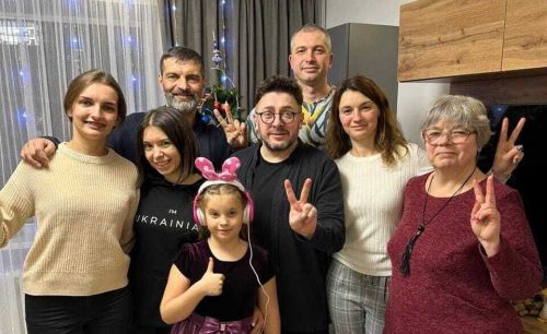 
Морпіх з Тернопільщини, який став символом незламності нашого народу, повернувся після операції зі США (відео)
