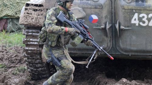 
Парламент Чехії остаточно схвалив навчання українських військових у країні