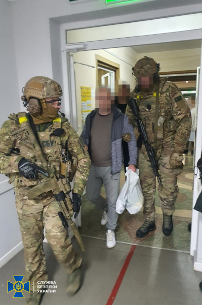 
Затримали екскерівника банку рф, який вводив «рубльову зону» у Херсоні (ФОТО)