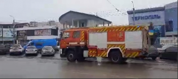 
Замінування автовокзалів і ТРЦ «Подоляни» у Тернополі – на місці працюють спецслужби (ВІДЕО)