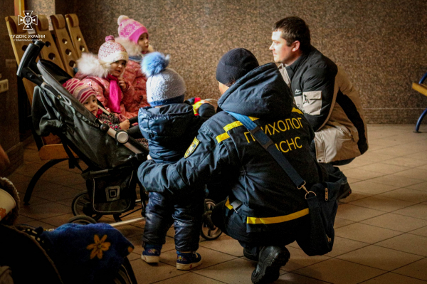 
Ще один евакуаційний потяг з Донеччини прибув у Тернопіль (фото)