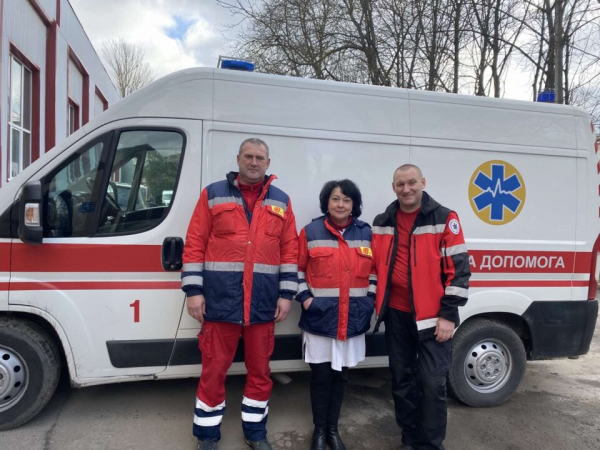 Дві хвилини на порятунок: лікарі тернопільської “швидкої” витягли з того світу пацієнта