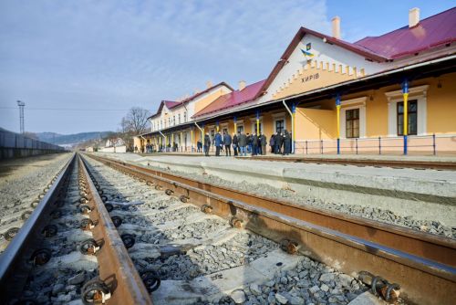 
Менш, ніж за рік, «Укрзалізниця» реконструювала лінію, що сполучає Україну та Польщу