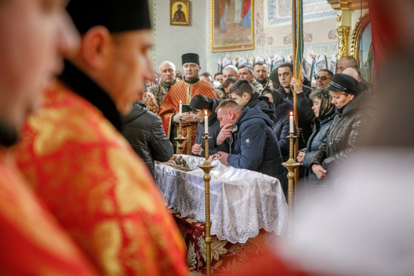 
У селі Сороцьке поховали батька двох дітей, який загинув на Куп'янському напрямку (фото)