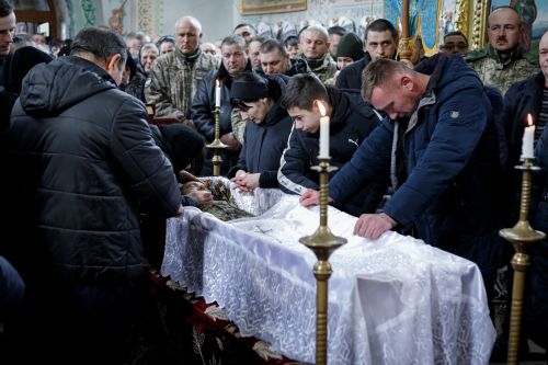 
У селі Сороцьке поховали батька двох дітей, який загинув на Куп'янському напрямку (фото)