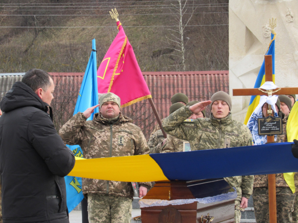 
В останню дорогу провели 36-річного воїна з Кременеччини, якого вважали безвісти зниклим (ФОТО)