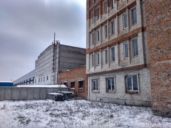 
У Тернополі за понад 10 мільйонів хочуть продати величезне приміщення (фото)