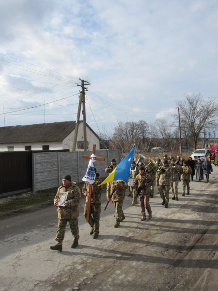 
В останню дорогу провели 36-річного воїна з Кременеччини, якого вважали безвісти зниклим (ФОТО)