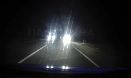 
На швидкості водій Nisan обганяв фуру та ледь не врізався у патрульних на Тернопільщині (ВІДЕО)