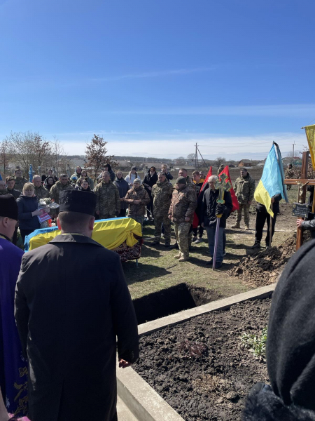 
На Чортківщині попрощались з військовим Василем Коропецьким (фото)