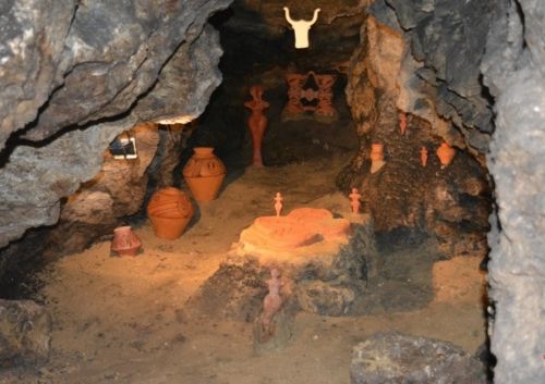 У печері на Борщівщині знайшли артефакти, яким 5 тисяч років (відео)
У печері на Борщівщині знайшли артефакти, яким 5 тисяч років (відео)