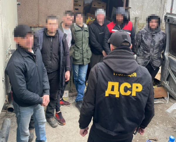 Антисанітарія та “елітний” алкоголь з ванни: на Тернопільщині ліквідували масштабний підпільний бізнес