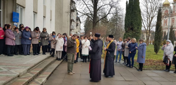 
Підписав контракт із ЗСУ: під час сесії голова Монастириської громади оголосив, що йде воювати (фото)