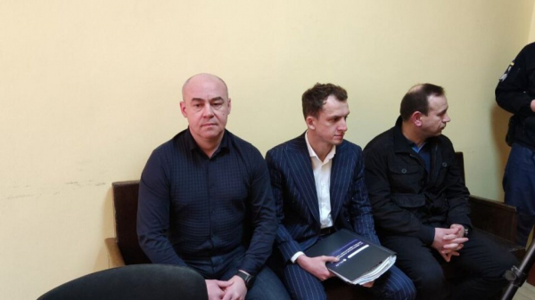 Суд розглядає справу про захмарні премії міського голови Тернополя Сергія Надала