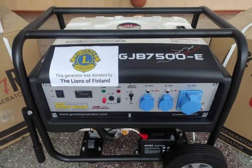 
На Тернопільщині мер подякував за генератори та автобуси голові ОВА: місцеві жителі обурені