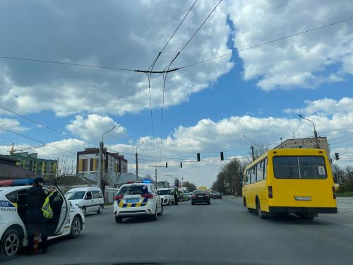 
Поставили блокпост: на виїзді з Тернополя кілометровий затор (фото)