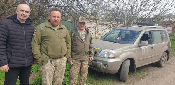 
Тернополян просять допомогти зібрати гроші на авто для військового, який 8 рік захищає Україну від окупантів (фото, відео)