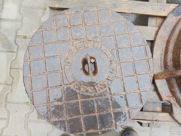 У Чорткові виявили 2 старовинні каналізаційні люки