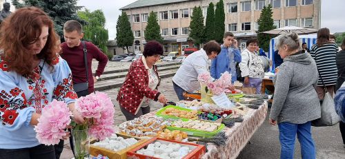 
У Збаражі в День батька зібрали понад 60 000 грн на потреби ЗСУ (фото)