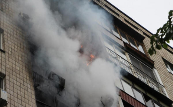 Пожежа у Чорткові: з будинку рятувальники евакуювали 4 людей