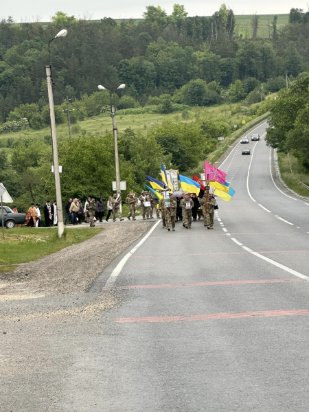 
Мав добре серце: у Кам’янках попрощалися з молодим Героєм Юрієм Твардовським (ФОТО)