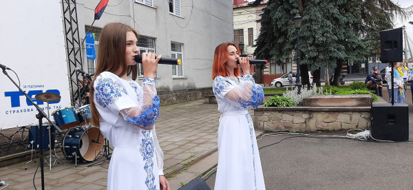 
У Збаражі в День батька зібрали понад 60 000 грн на потреби ЗСУ (фото)