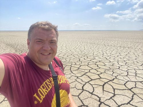 
У мережі показали, як сьогодні виглядає дно Каховського водосховища (фото)